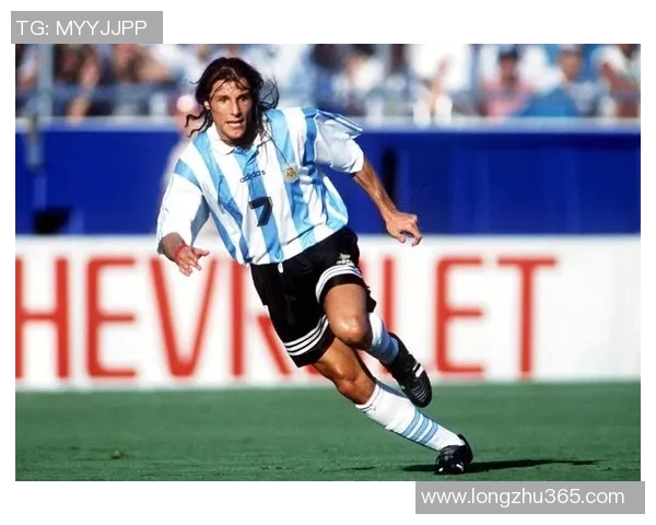 历届足球史上最具影响力的明星球员回顾与传奇故事